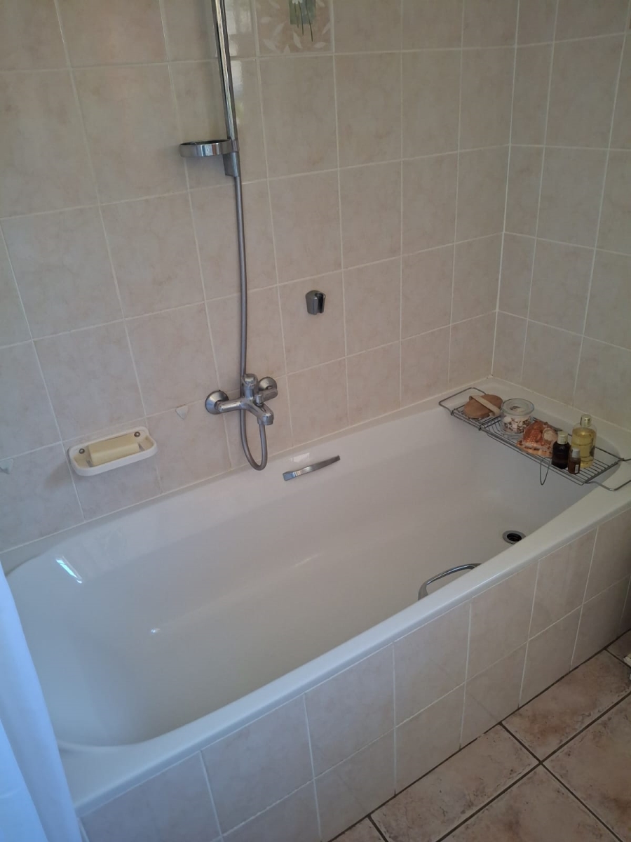 3 Bedroom Property for Sale in Wavecrest Eastern Cape